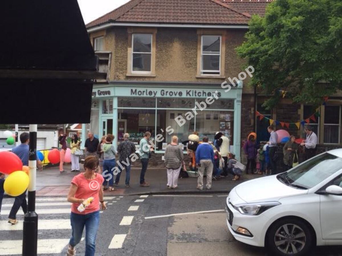 Crowds gather on Coldharbour Road to see Groovy Baby! Shaun the Sheep